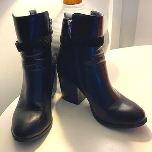 Gorgy Chunky Little Black Booties